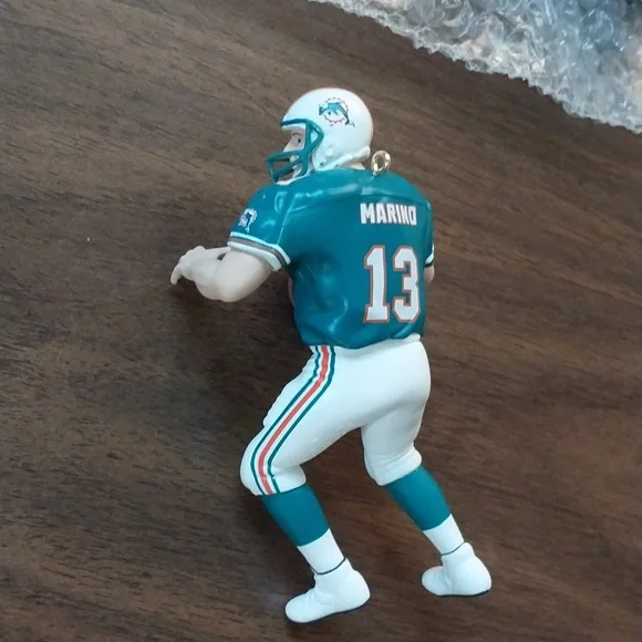 Dan Marino Hallmark Ornament Miami Dolphins - Picture 4 of 5